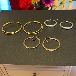 Set of 3 hoop earrings